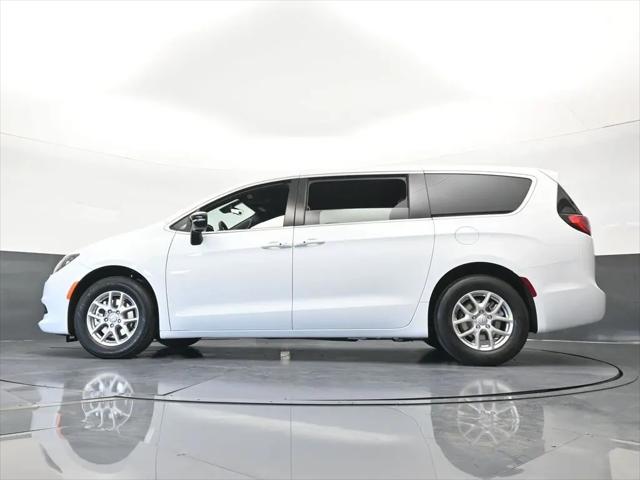 2026 Chrysler Voyager LX