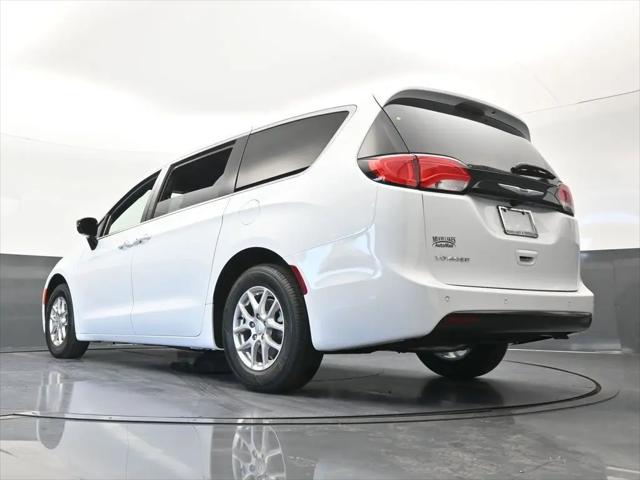 2026 Chrysler Voyager LX