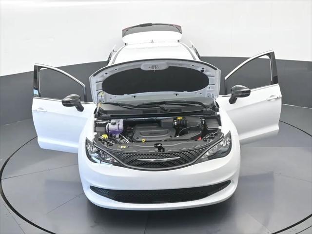 2026 Chrysler Voyager LX
