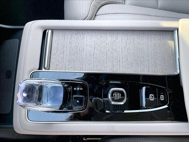 2026 Volvo XC90 Plug-In Hybrid Ultra Dark Theme, T8 AWD, Electric/Gasoline, 7 Seats