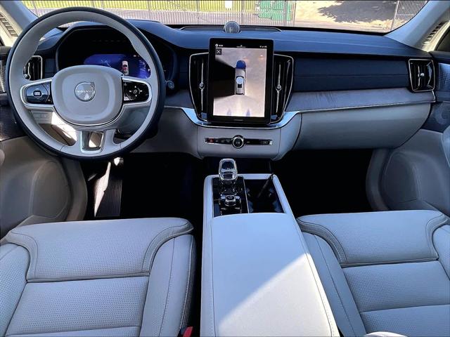 2026 Volvo XC90 Plug-In Hybrid Ultra, T8 AWD, Electric/Gasoline, Bright, 7 Seats