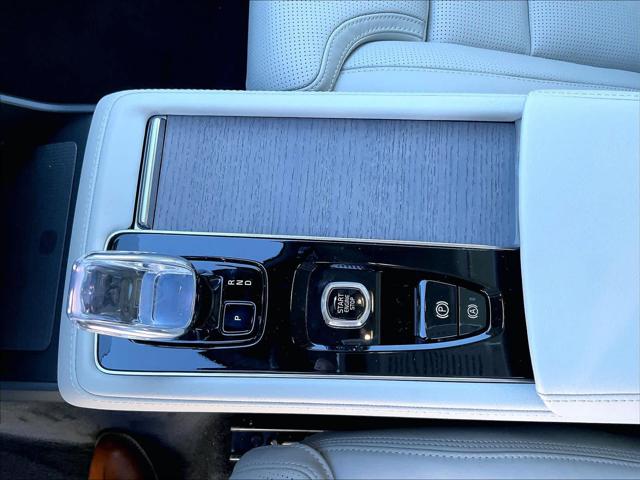 2026 Volvo XC90 Plug-In Hybrid Ultra, T8 AWD, Electric/Gasoline, Bright, 7 Seats