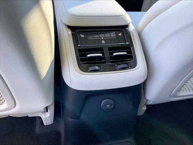 2026 Volvo XC90 Plug-In Hybrid Ultra, T8 AWD, Electric/Gasoline, Bright, 7 Seats