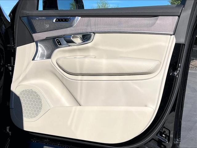 2026 Volvo XC90 Plug-In Hybrid Ultra, T8 AWD, Electric/Gasoline, Bright, 7 Seats