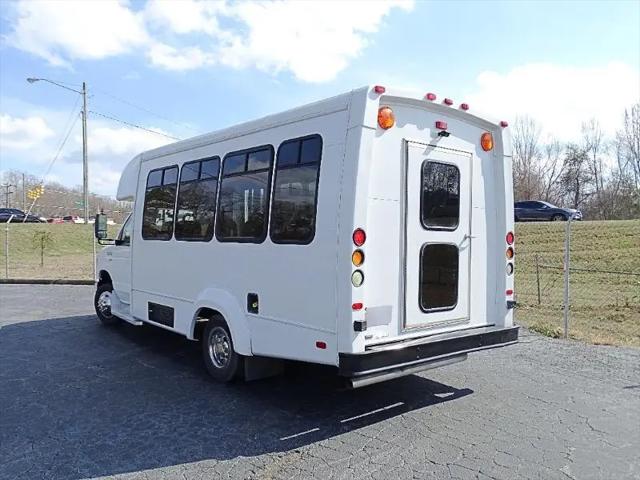 2010 Ford E-350 Cutaway E350 Shuttle Bus