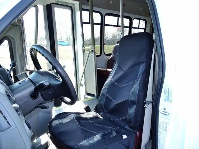 2010 Ford E-350 Cutaway E350 Shuttle Bus