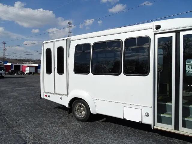 2010 Ford E-350 Cutaway E350 Shuttle Bus