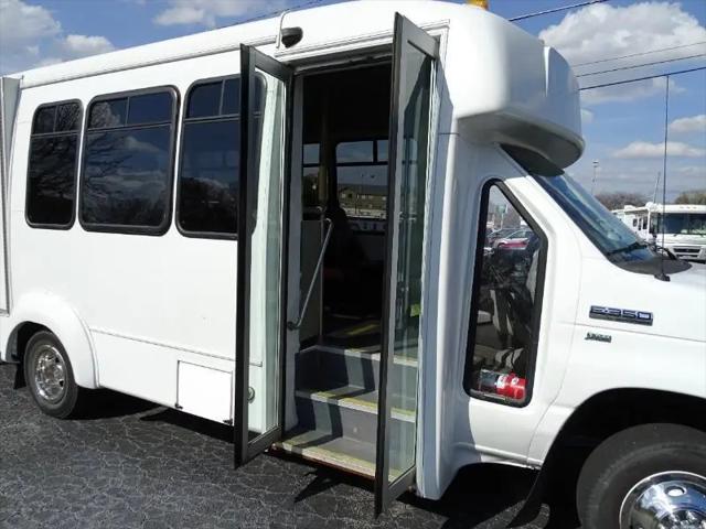 2010 Ford E-350 Cutaway E350 Shuttle Bus