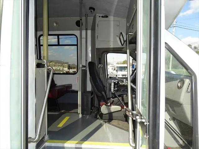 2010 Ford E-350 Cutaway E350 Shuttle Bus