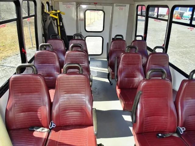 2010 Ford E-350 Cutaway E350 Shuttle Bus