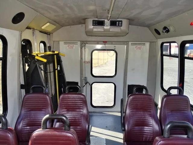 2010 Ford E-350 Cutaway E350 Shuttle Bus