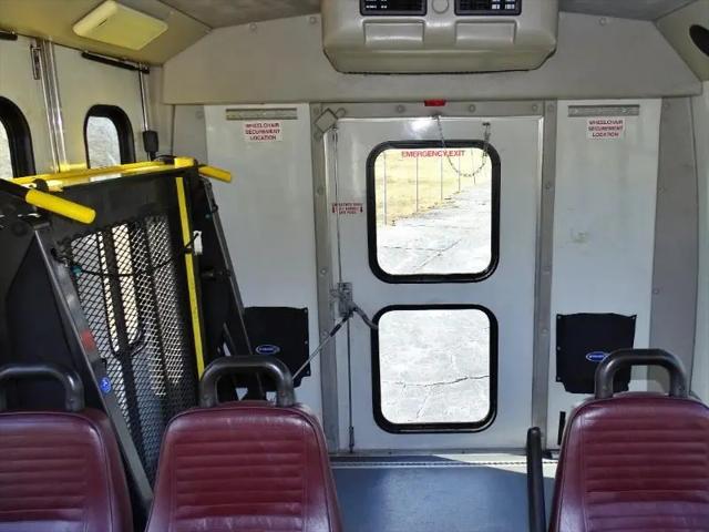 2010 Ford E-350 Cutaway E350 Shuttle Bus