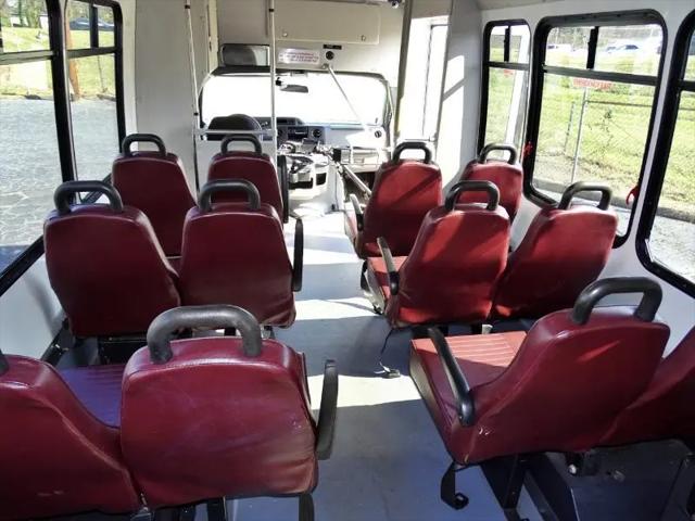 2010 Ford E-350 Cutaway E350 Shuttle Bus
