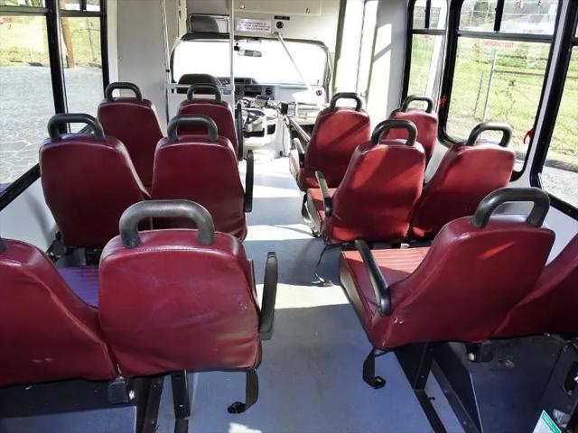 2010 Ford E-350 Cutaway E350 Shuttle Bus
