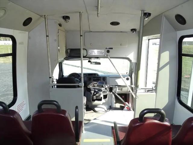 2010 Ford E-350 Cutaway E350 Shuttle Bus