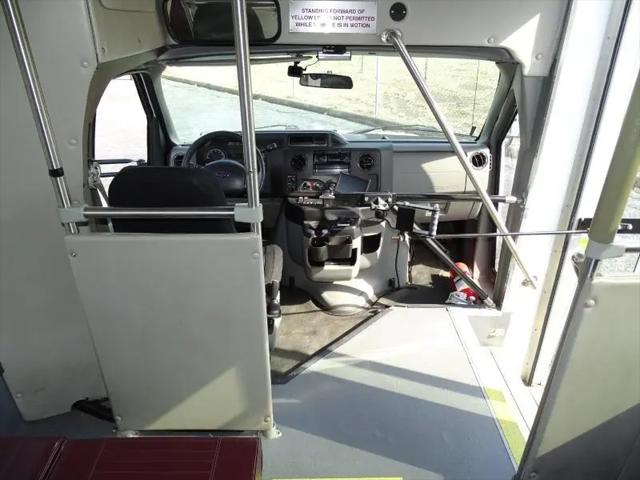 2010 Ford E-350 Cutaway E350 Shuttle Bus
