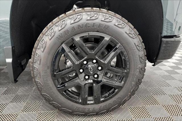 2026 Chevrolet Silverado 1500 4WD Crew Cab Short Bed Custom Trail Boss