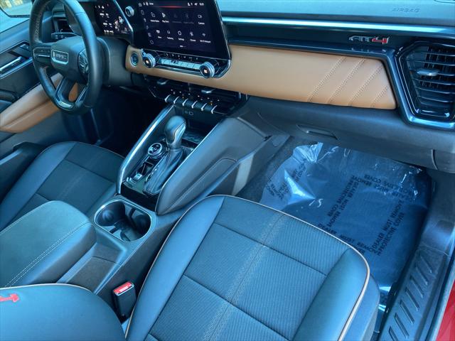 2025 GMC Canyon 4WD AT4