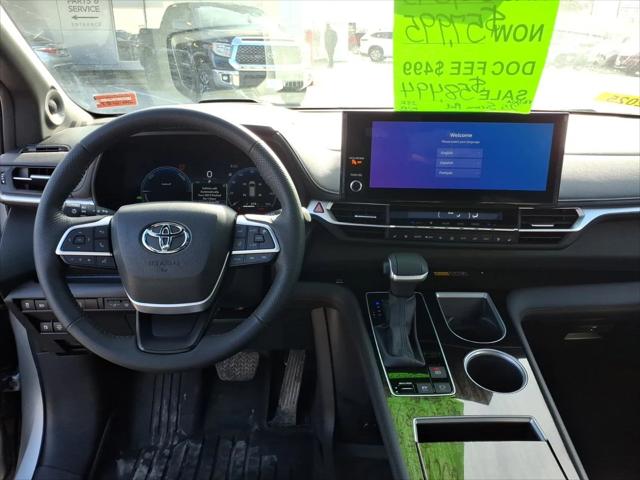 2025 Toyota Sienna Platinum