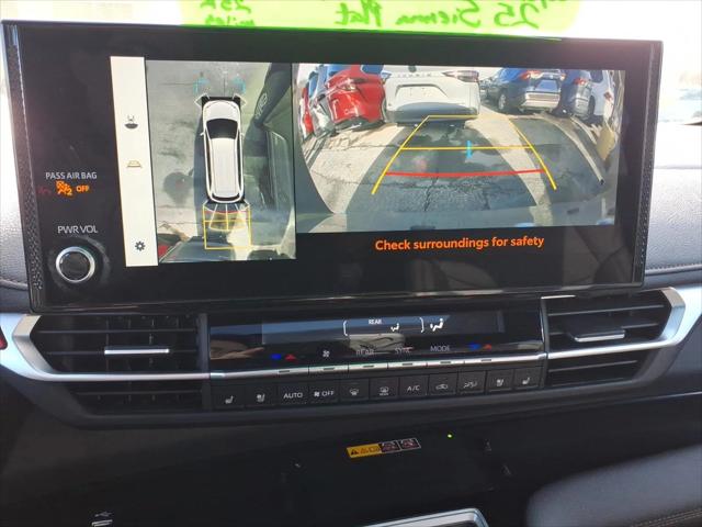 2025 Toyota Sienna Platinum
