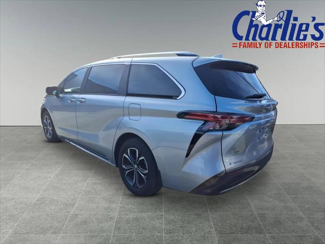2025 Toyota Sienna Platinum