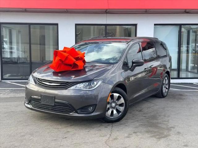 2018 Chrysler Pacifica Hybrid Touring L for sale in Knoxville, TN