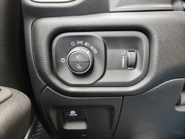 2026 Ram 1500 Warlock Crew Cab 4x4 5'7" Box