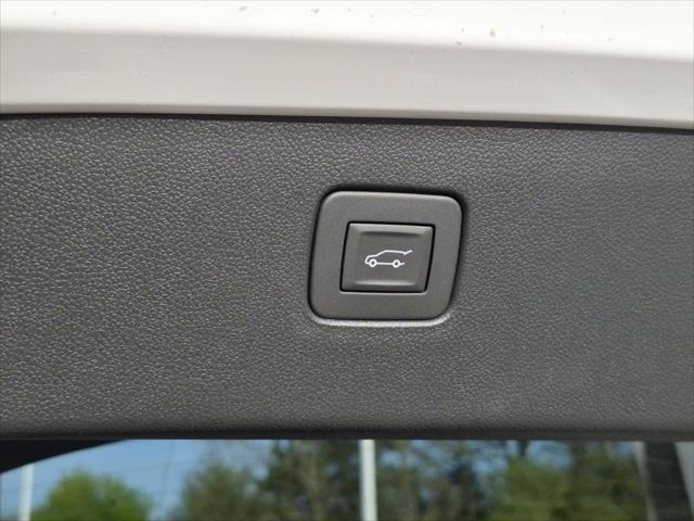 2026 Buick NV Sport Touring FWD