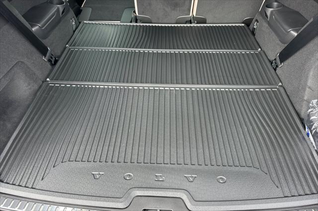 2026 Volvo XC90 Plug-In Hybrid Ultra Dark Theme, T8 AWD, Electric/Gasoline, 7 Seats