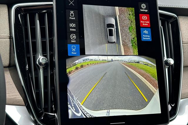 2026 Volvo XC90 Plug-In Hybrid Ultra Dark Theme, T8 AWD, Electric/Gasoline, 7 Seats