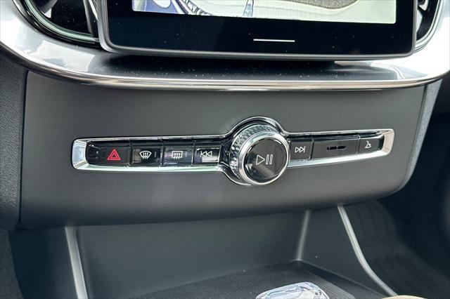 2026 Volvo XC90 Plug-In Hybrid Ultra Dark Theme, T8 AWD, Electric/Gasoline, 7 Seats