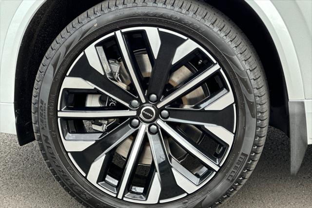 2026 Volvo XC90 Plug-In Hybrid Ultra Dark Theme, T8 AWD, Electric/Gasoline, 7 Seats