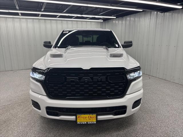 2026 RAM Ram 1500 RAM 1500 EXPRESS CREW CAB 4X4 57 BOX