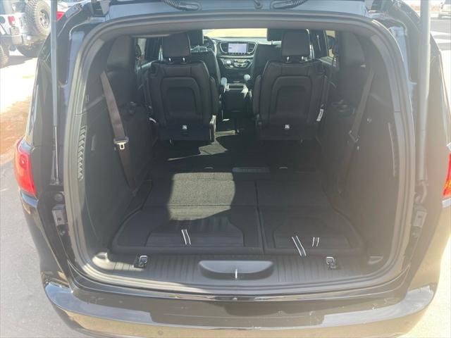 2026 Chrysler Voyager LX