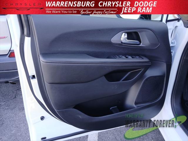 2026 Chrysler Voyager LX