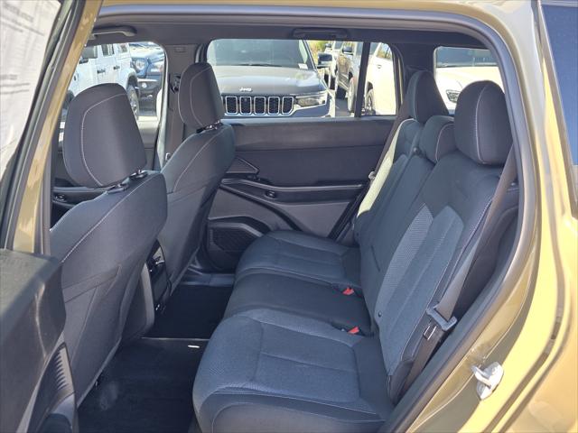 2026 Jeep Cherokee Laredo 4x4