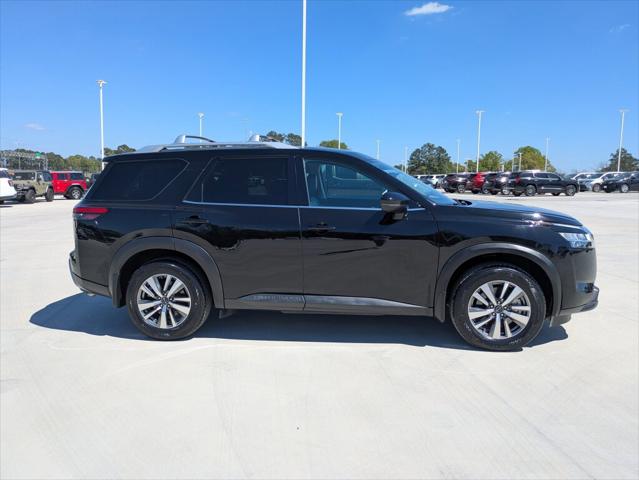 2023 Nissan Pathfinder SL FWD