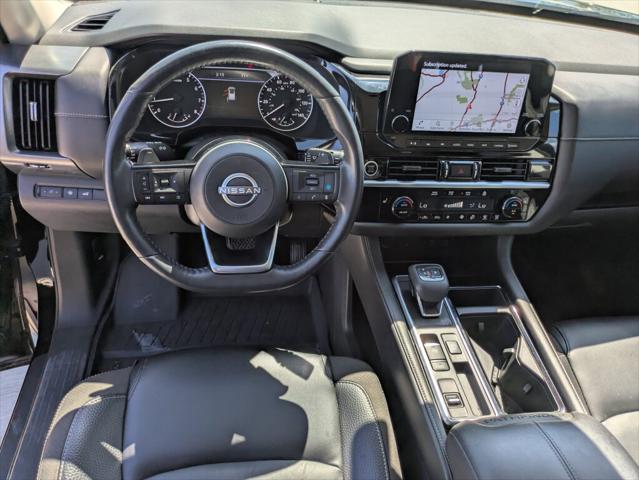2023 Nissan Pathfinder SL FWD