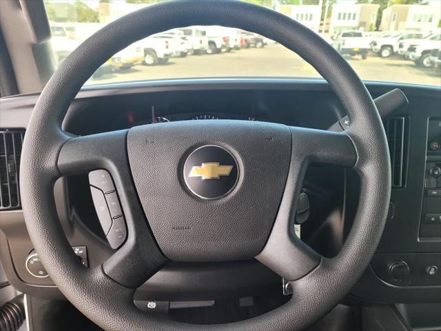 2026 Chevrolet Express Cargo Van 2500 Regular Wheelbase, WT, RWD