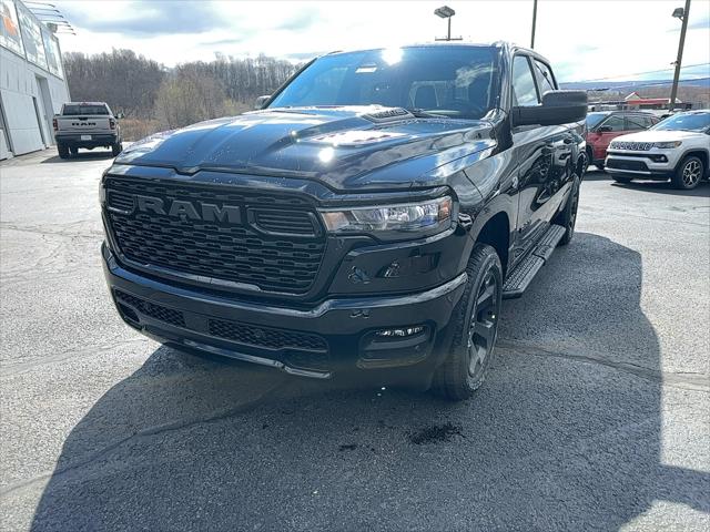 2026 RAM Ram 1500 RAM 1500 EXPRESS CREW CAB 4X4 57 BOX