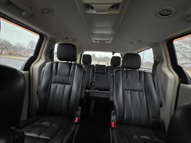 2013 Chrysler Town & Country Touring-L