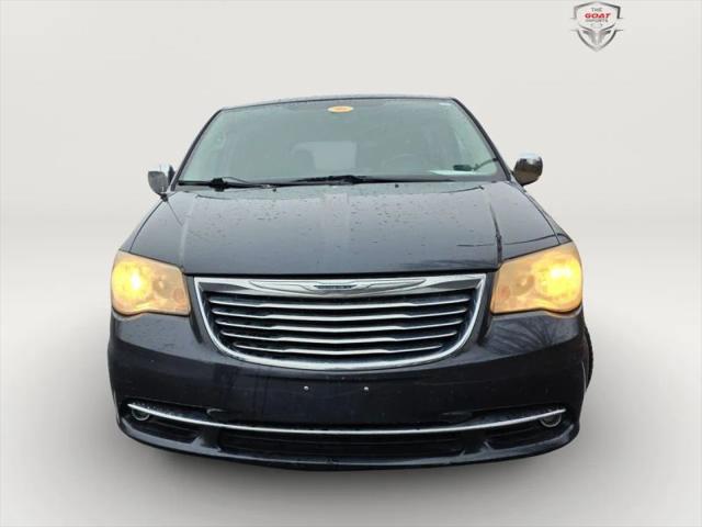 2013 Chrysler Town & Country Touring-L