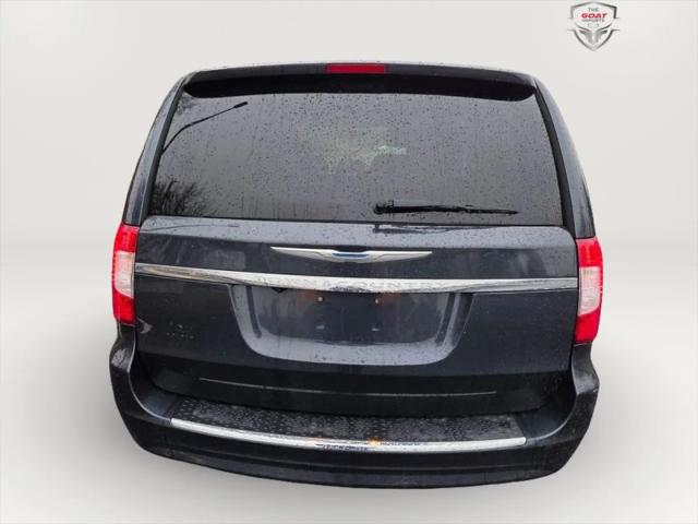 2013 Chrysler Town & Country Touring-L