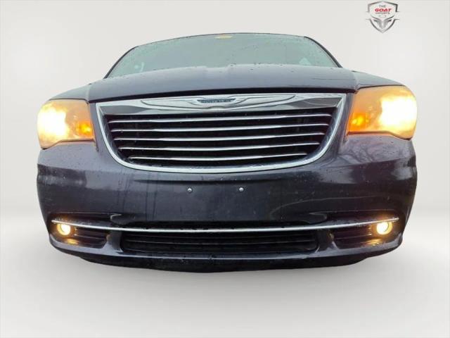 2013 Chrysler Town & Country Touring-L