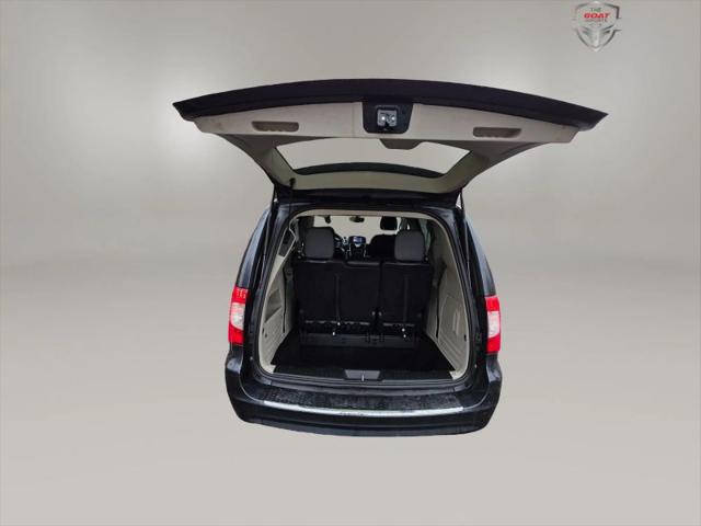 2013 Chrysler Town & Country Touring-L