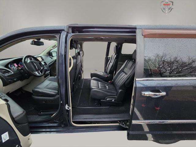 2013 Chrysler Town & Country Touring-L
