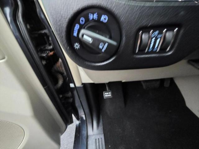 2013 Chrysler Town & Country Touring-L