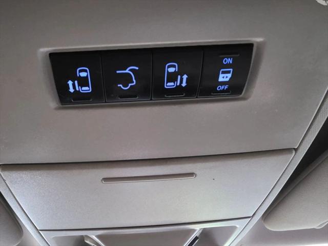 2013 Chrysler Town & Country Touring-L