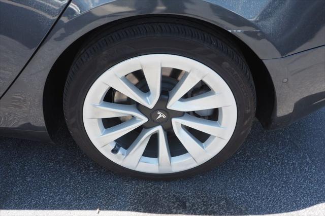 2022 Tesla Model 3 Rear-Wheel Drive