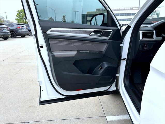 2022 Volkswagen Atlas Cross Sport 3.6L V6 SE w/Technology